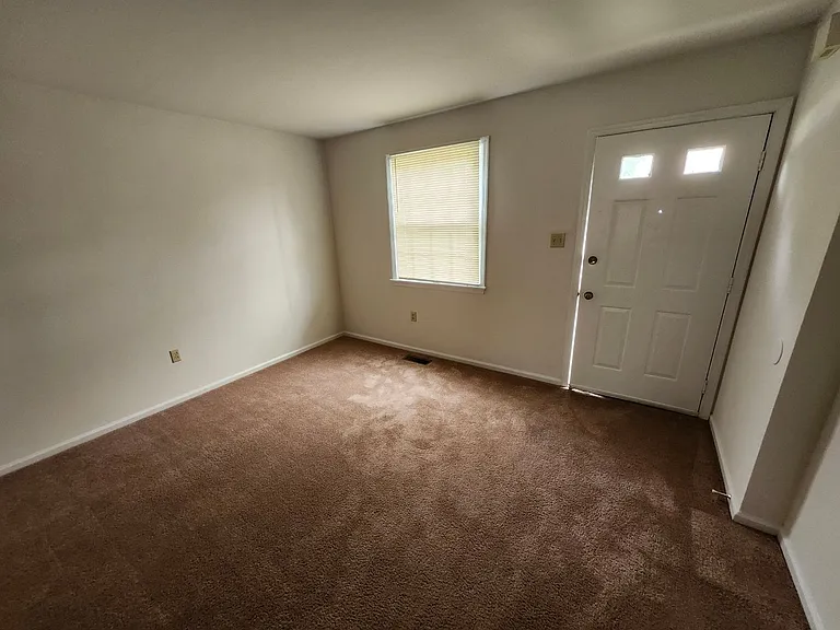 330 W. Eighth Street 9-600 — Photo 3