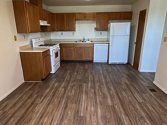 3rd image of 1134 Dakota Dr