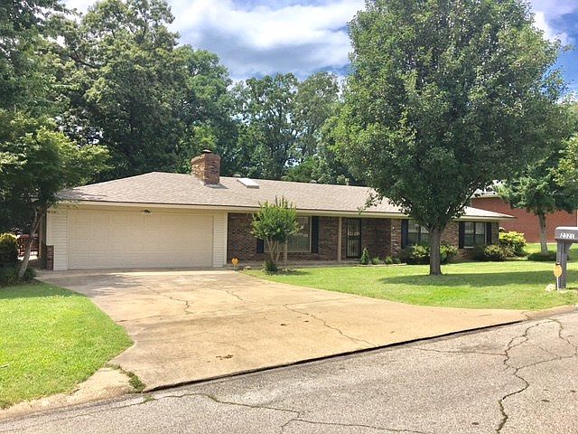 2nd image of 2321 Indian Trails St