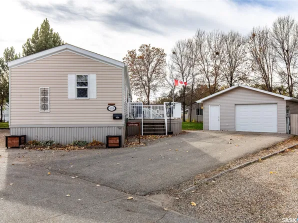 1455 9th Avenue NE #E15, Moose Jaw, SK S6J 1C6