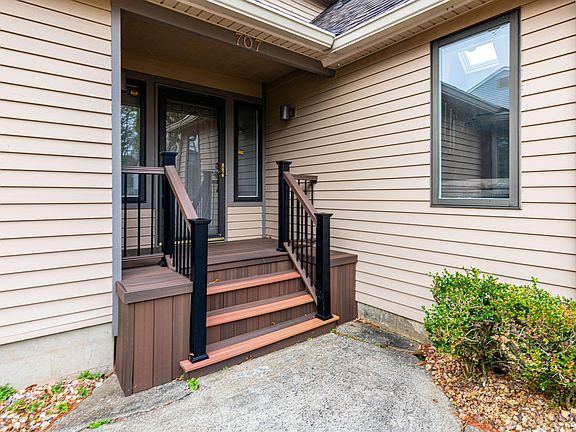 5th image of 707 McCormick Dr