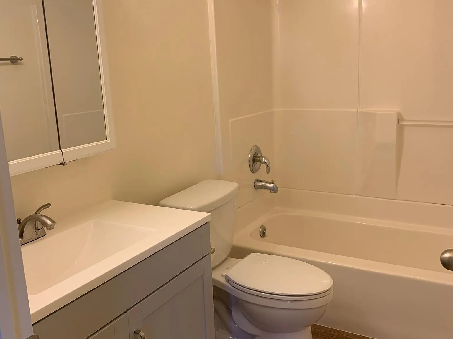 2 bed, 1080 sqft, $1,400 — Photo 3