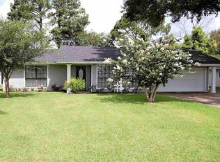 5545 Sonnier Ln, Groves, TX 77619