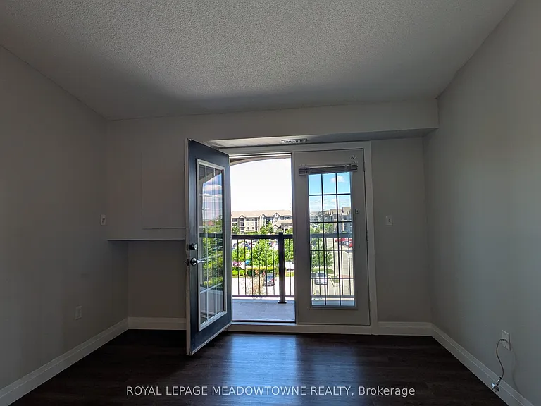 1350 Main St E #404 — Photo 18