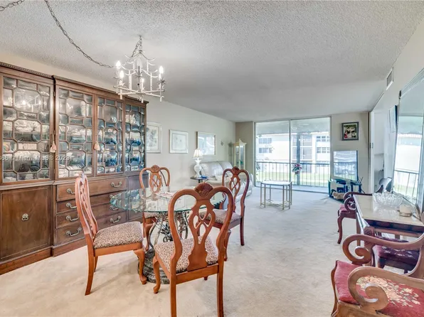 8911 S Hollybrook Blvd APT 201, Pembroke Pines, FL 33025