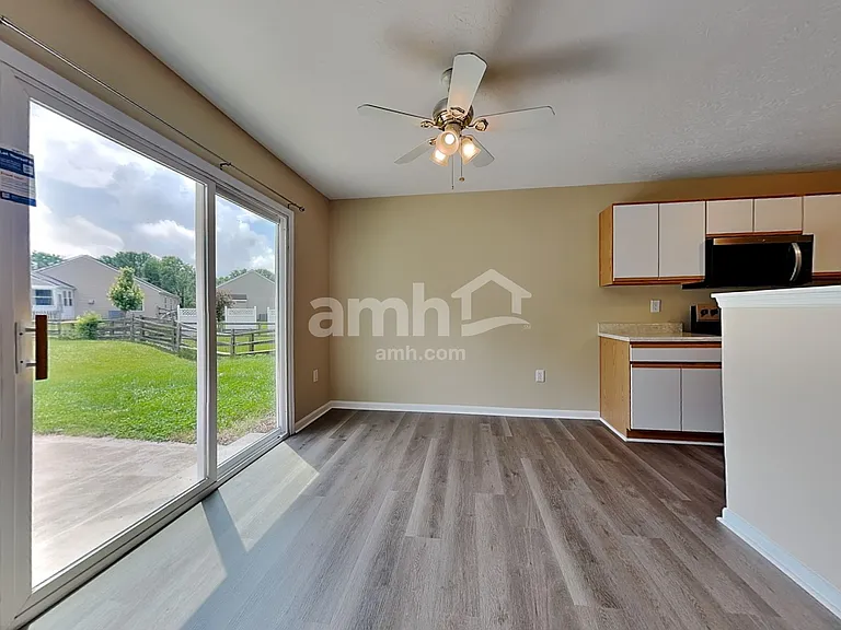 1023 Canterbury Ln — Photo 5