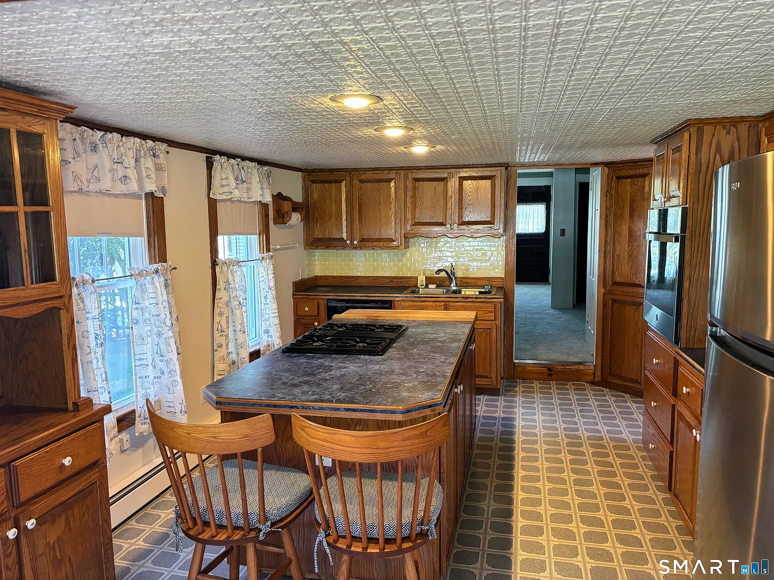 3 bed, 3.0 bath, 1994 sqft, $2,500 — Photo 2
