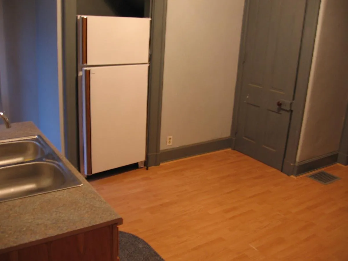 1 bed, 850 sqft, $900 — Photo 2