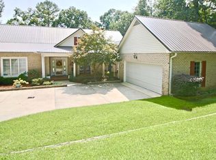 738 Azalea Dr, Vass, NC 28394