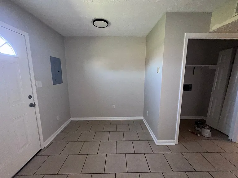 107 Grogan Cir — Photo 10