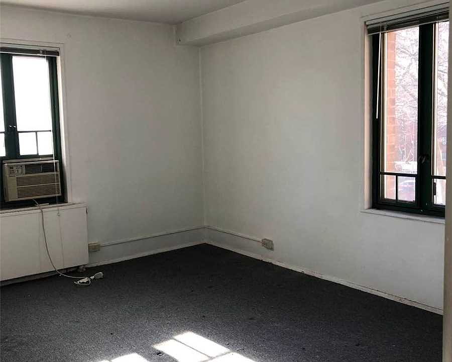 2nd image of 2120 E Tremont Ave APT 2C