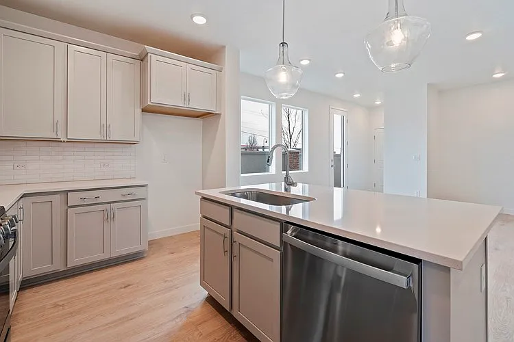4814 W Washoe Ct — Photo 8