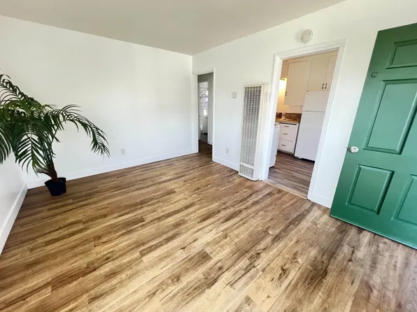 4064 Oakcrest Dr, San Diego, CA 92105