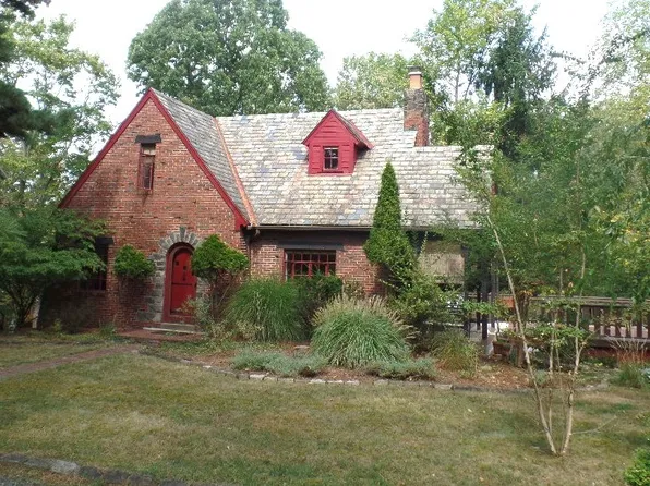 133 Sunset Ln, Pittsburgh, PA 15209