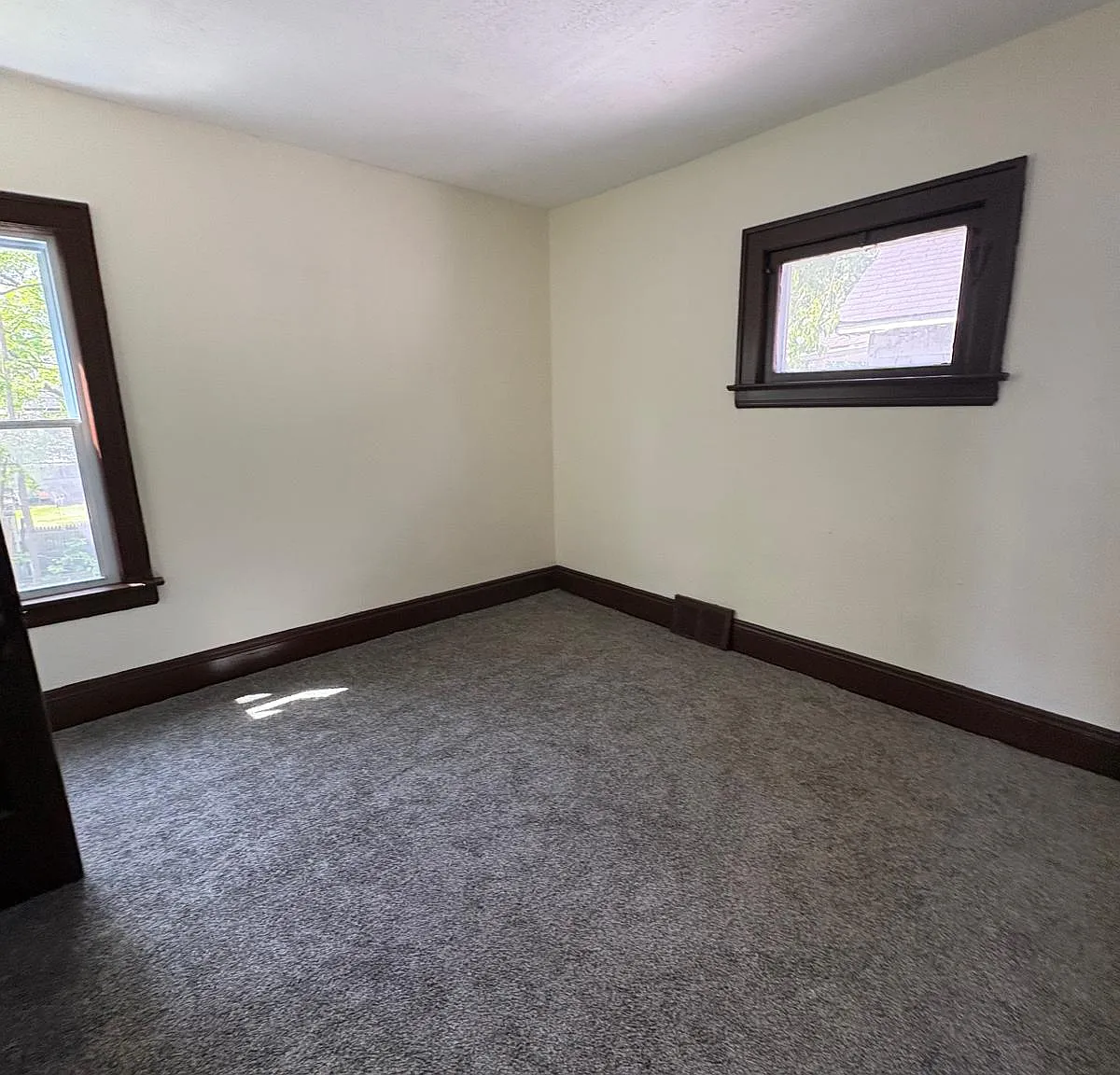 2 bed, 1000 sqft, $1,000 — Photo 4