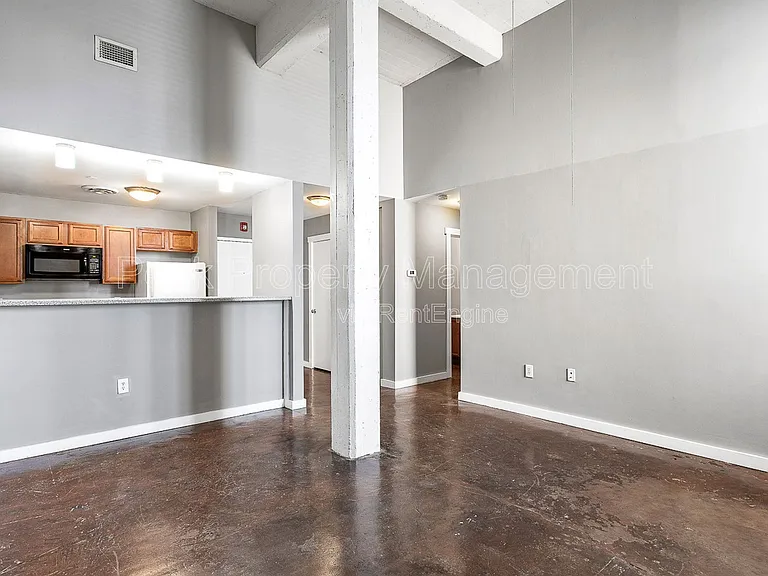 1510 W Broad St — Photo 41