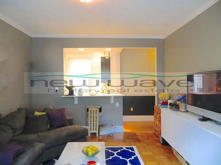 32 Queensberry St #12 — Photo 5