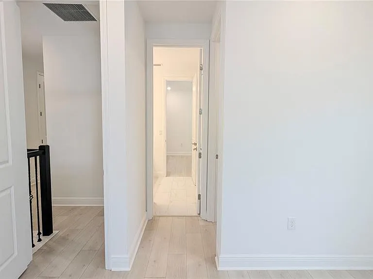 15614 Vetta Dr — Photo 21