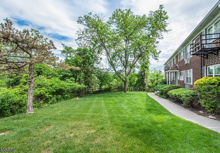 100 Pierson Miller Dr #E4 — Photo 17