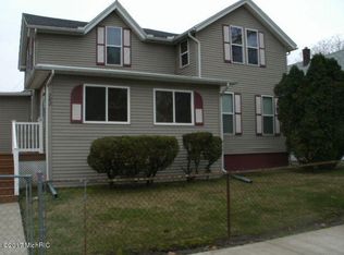 782 Territorial Rd, Benton Harbor, MI 49022