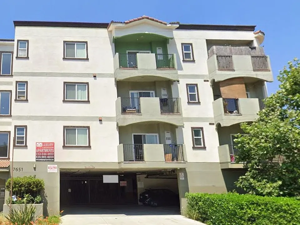 Yaya Laurel 1 Apartments