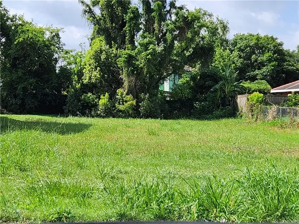 2718 Athis St, New Orleans, LA 70122