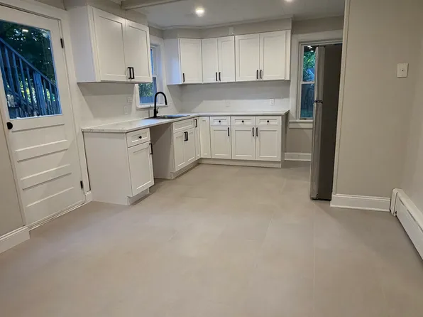 123 Lancaster St APT 2, Leominster, MA 01453