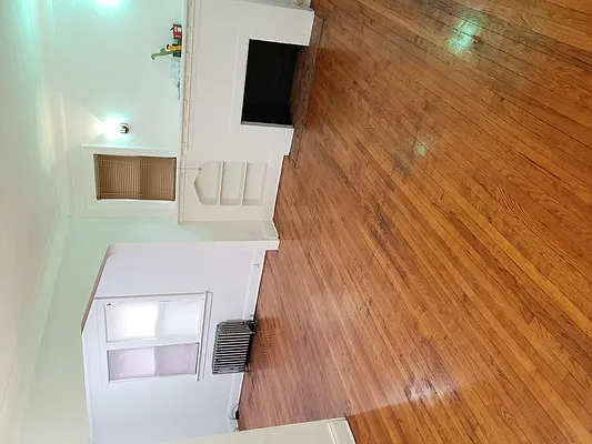 Rented by Vision Global Realty Inc | media 6