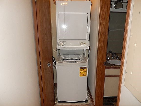 5th image of 75 Kristin Cir Unit 307