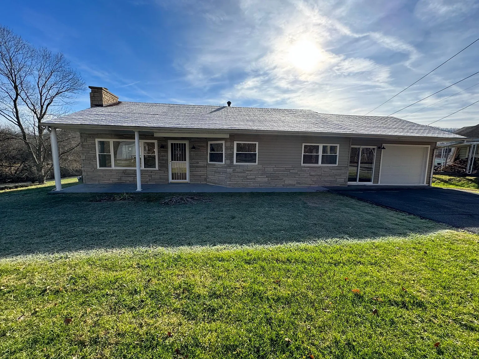 3 bed, 1128 sqft, $1,200 — Photo 1