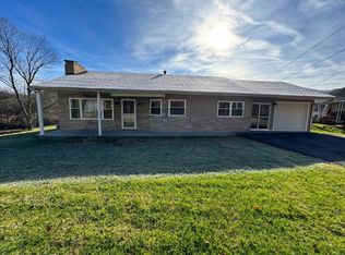 5267 Elk River Rd N, Elkview, WV 25071