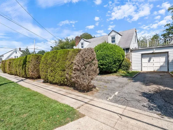 105 Kennedy Avenue, Hempstead, NY 11550