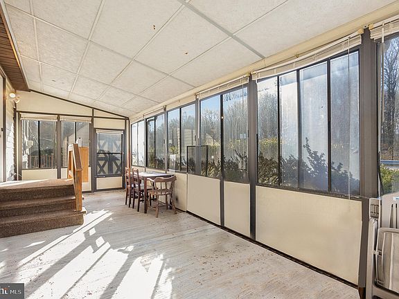 3rd image of 801 Leswood Ct