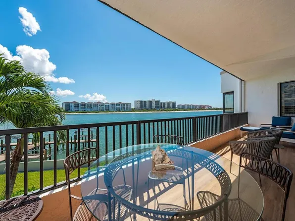 421 La Peninsula BLVD #421, NAPLES, FL 34113