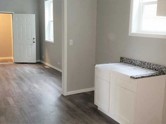 3rd image of 1837 N Kimball Ave APT 1R