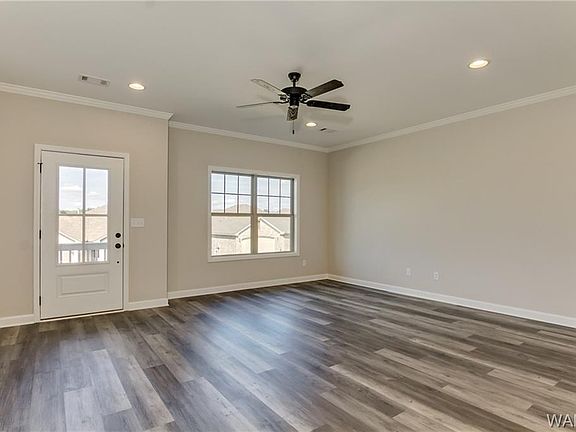 4th image of 410 Camille Ln #101