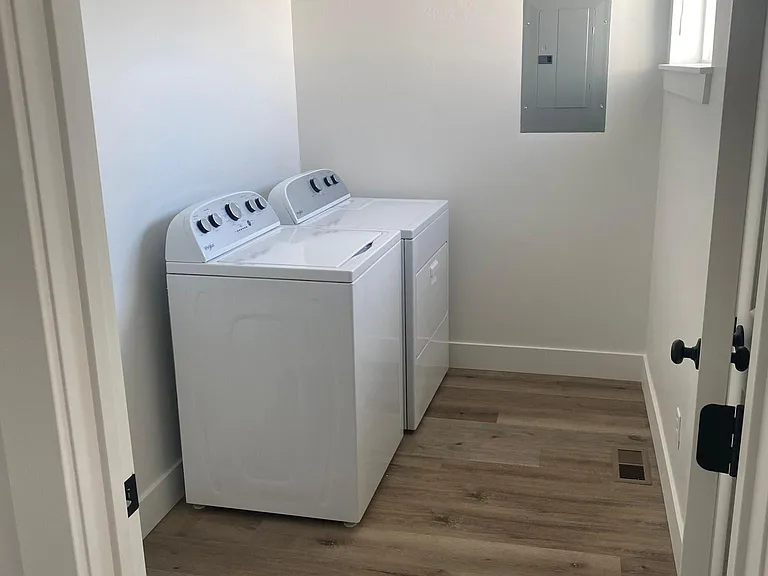 1104 E Jaylee Dr #1 — Photo 8