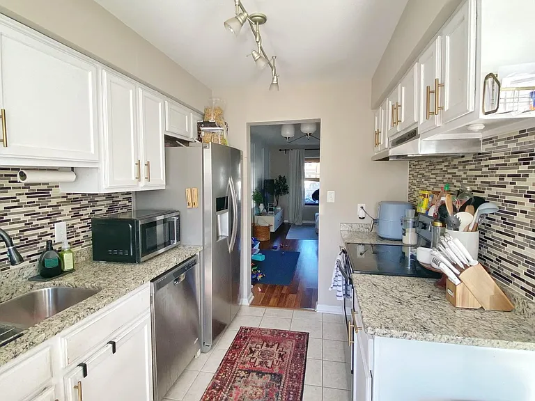 1657 Fairfax Dr — Photo 15
