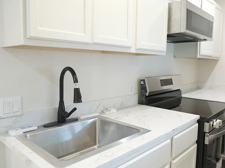 330 Pine Bluff St #2 — Photo 2