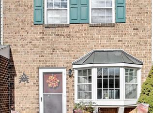 1322 Blue Jay Dr, Lancaster, PA 17601