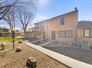 232 River Woods Ln, Burnsville, MN 55337