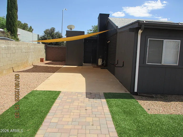 201 Meadows Dr — Photo 14