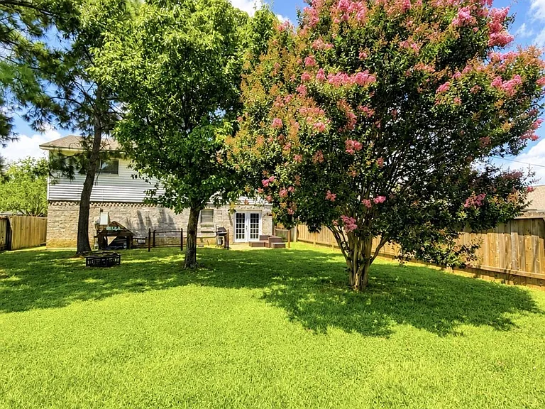 18210 Almonte Ln — Photo 2