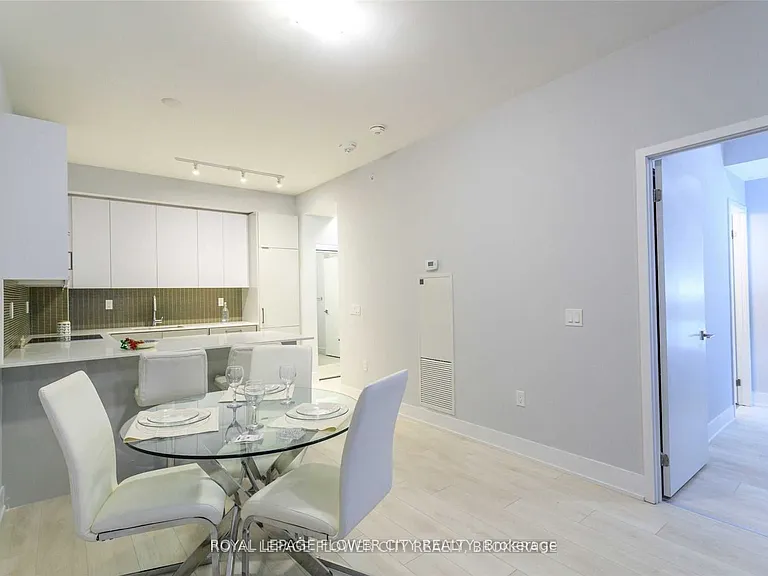 2908 Highway 7 Rd #910 — Photo 15