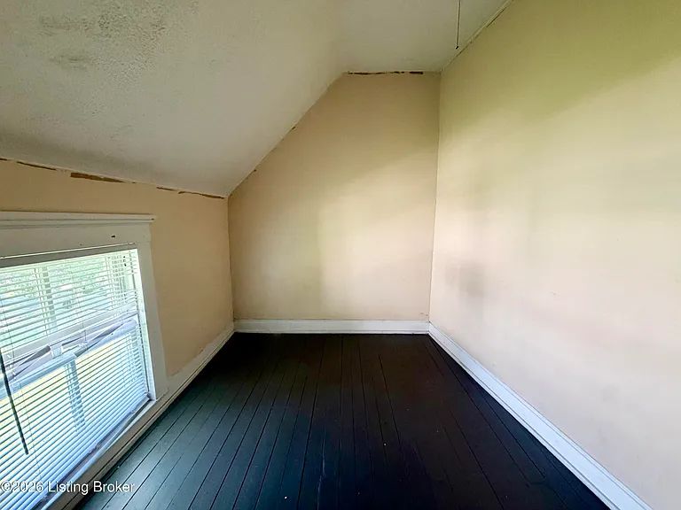 3120 Bank St #B — Photo 5