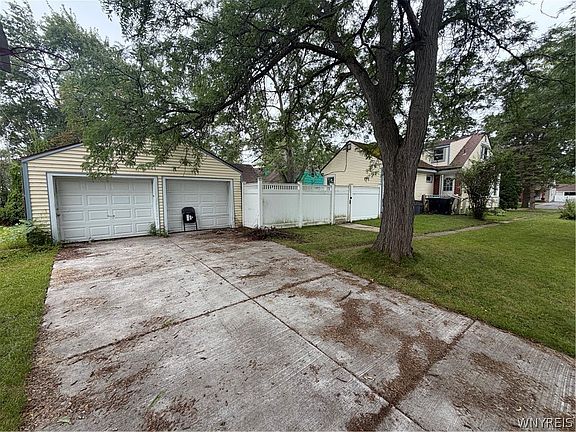 4th image of 1295 E Park Rd
