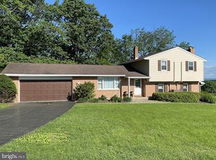 1264 W Leesport Rd, Leesport, PA 19533