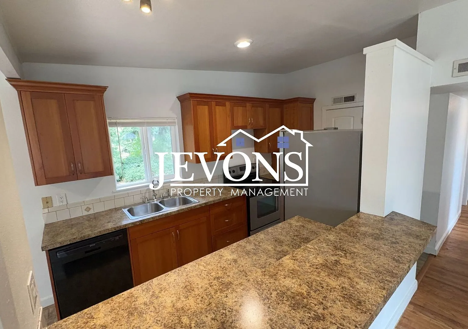 3BR/1BA House in Federal Way -- Available Now — Photo 2