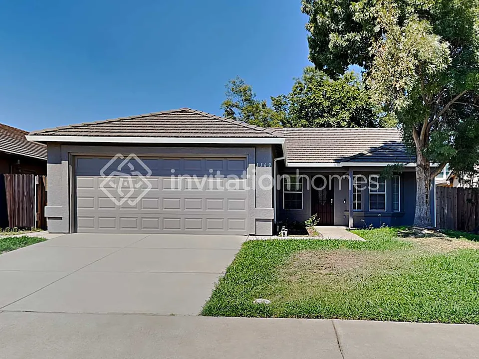 1169 Chelsham Ave