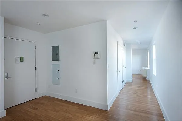 Rented by TNG Nassimi Realty | media 31